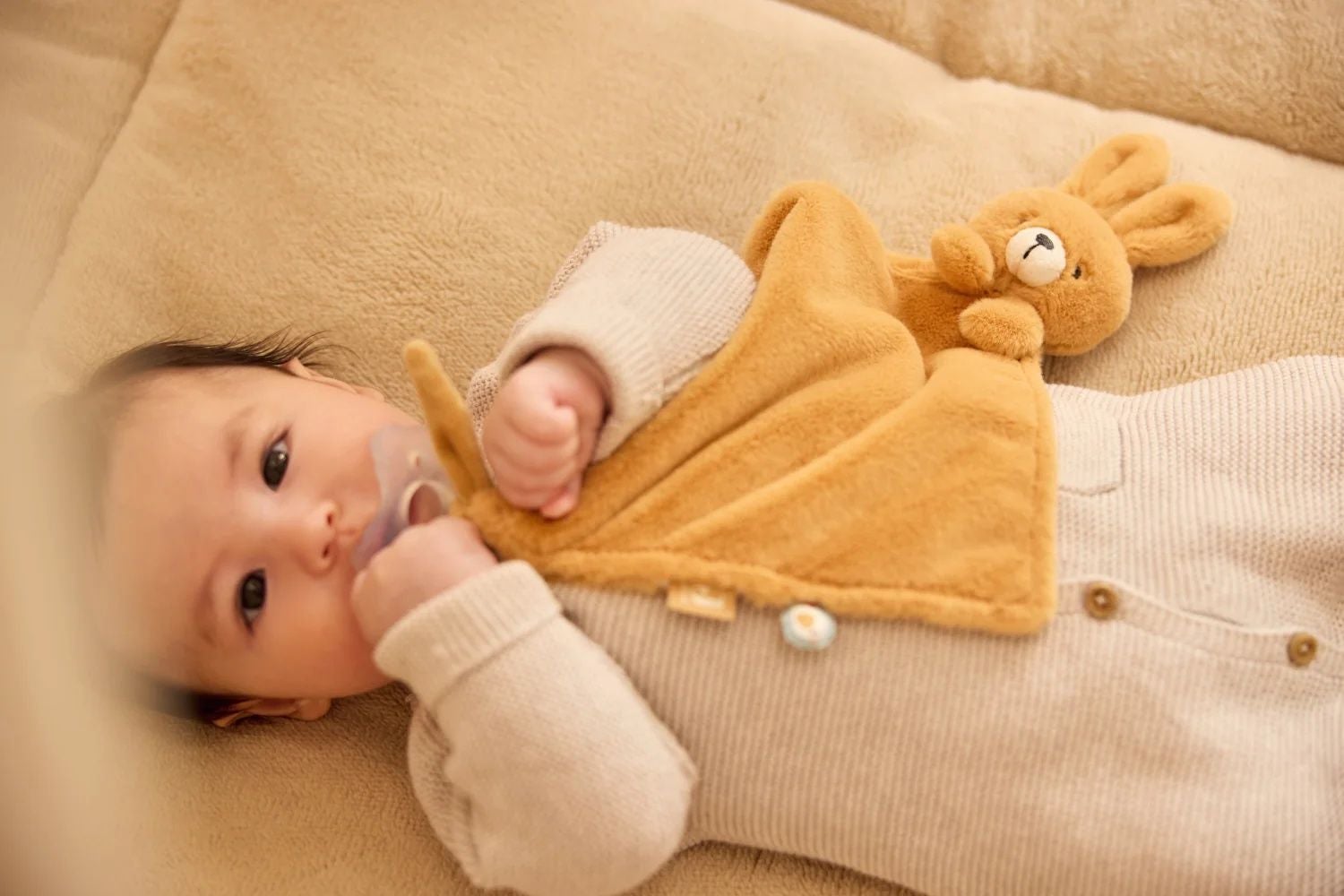 0611510496_6_Boxkleed_Jollein_Fluffy_Rond_95cm_Sand 0611510496_6_Boxkleed_Jollein_Fluffy_Rond_95cm_Sand_6