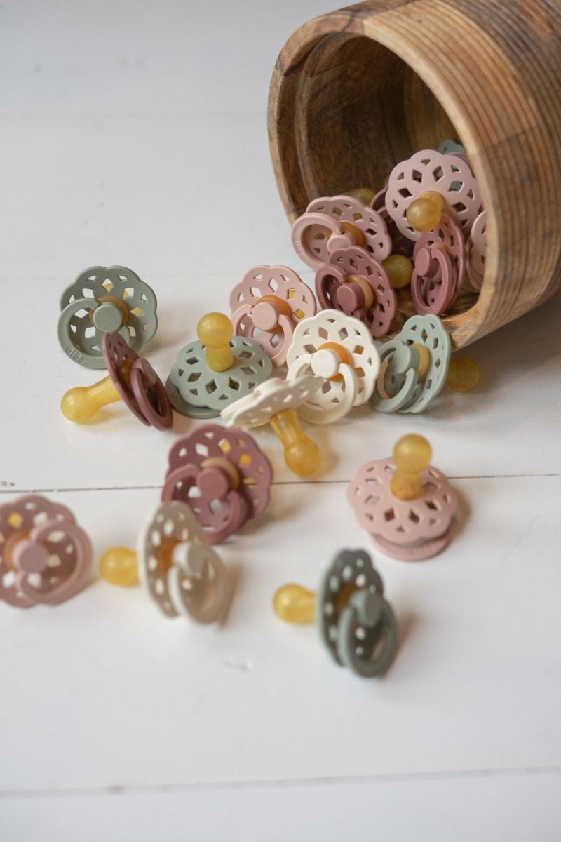 1912800033_3_fopspeen_bibs_boheme_ivoryblossom_618mnd_2st 1912800033_3_fopspeen_bibs_boheme_ivoryblossom_618mnd_2st_3
