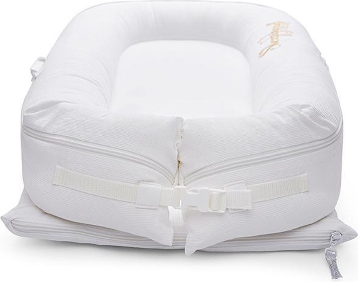 3741790001_5_Babynest_Dockatot__Deluxe__Pristine_White 3741790001_5_Babynest_Dockatot__Deluxe__Pristine_White_5