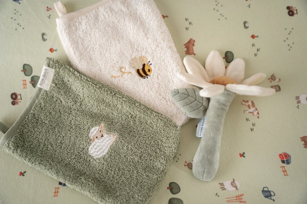 3892040008_2_little_dutch_washandjes_geborduurd_2st_little_farm.jpg 3892040008_2_little_dutch_washandjes_geborduurd_2st_little_farm.jpg_2