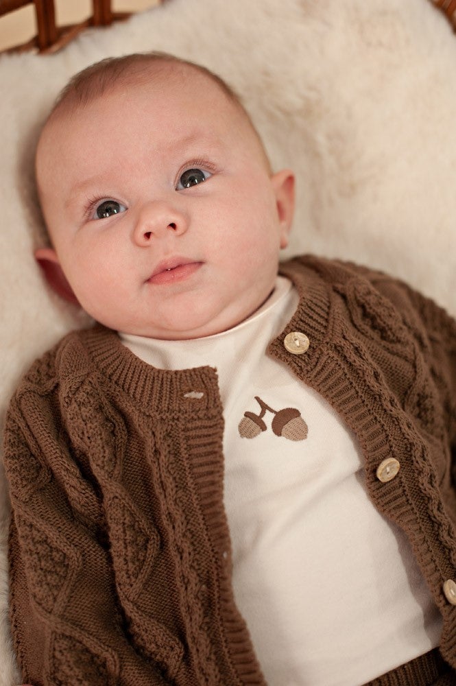 51300576_4_Vestje_Feetje_Gebreid_Cable_Knit_The_Knits_Bruin 51300576_4_Vestje_Feetje_Gebreid_Cable_Knit_The_Knits_Bruin_4