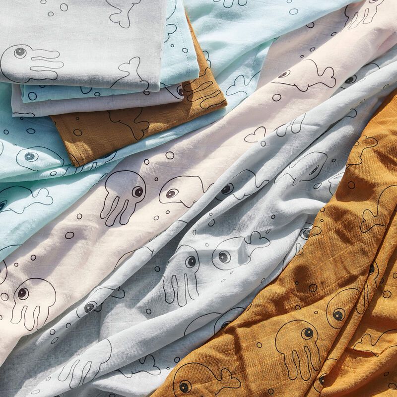 7332110155_2_multidoek_done_by_deer_hydrofiel_sea_friends_xl_120x120cm_mustard_2st 7332110155_2_multidoek_done_by_deer_hydrofiel_sea_friends_xl_120x120cm_mustard_2st_2