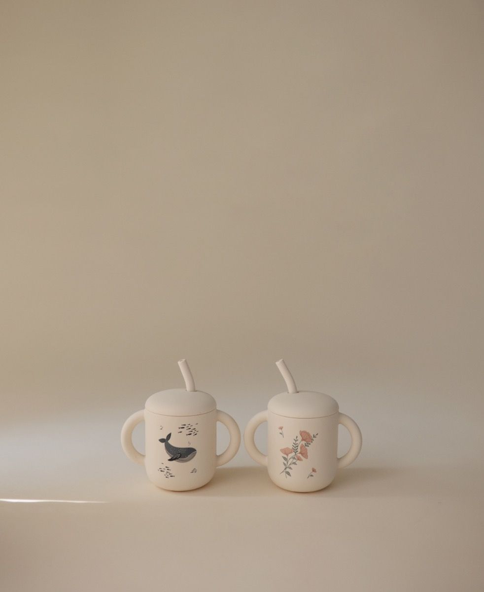 8292830003_4_training_cup_met_rietje_mushie_flowers 8292830003_4_training_cup_met_rietje_mushie_flowers_4