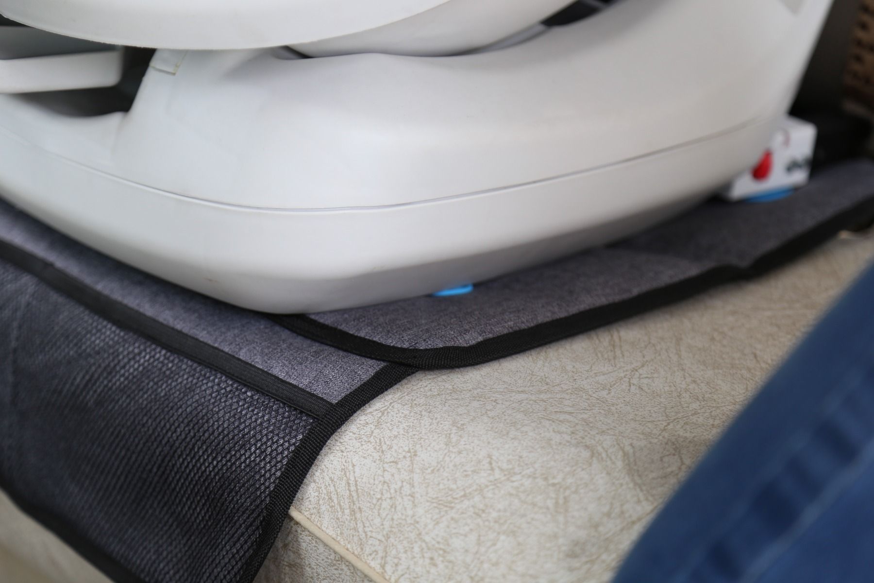 9961210014_9_stoelbeschermer_titanium_baby_antislip_incl_organizer 9961210014_9_stoelbeschermer_titanium_baby_antislip_incl_organizer_9