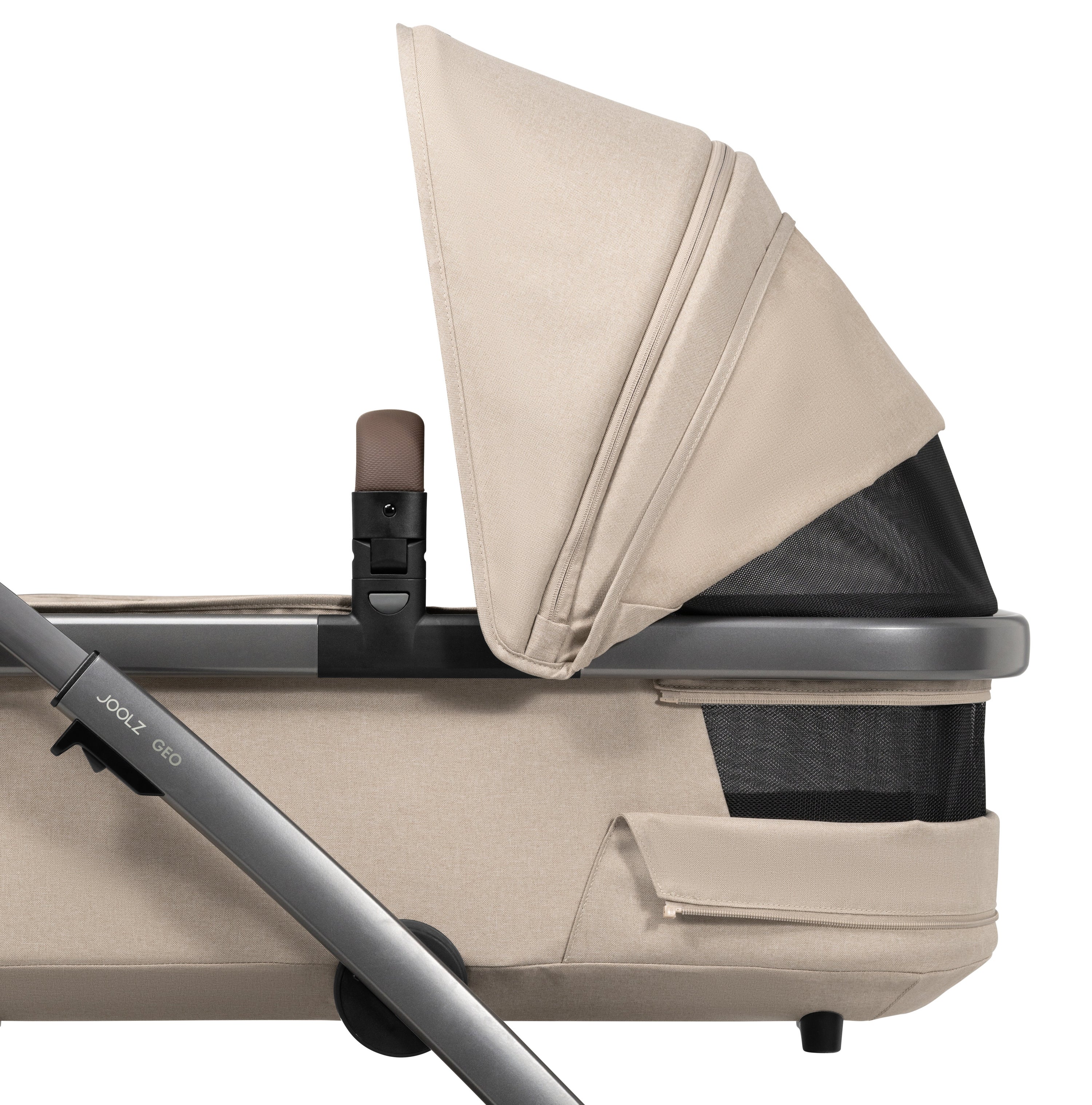 JoolzGeo5Cot_Detail_Perspective_Ventilation_Sandytaupe JoolzGeo5Cot_Detail_Perspective_Ventilation_Sandytaupe_2