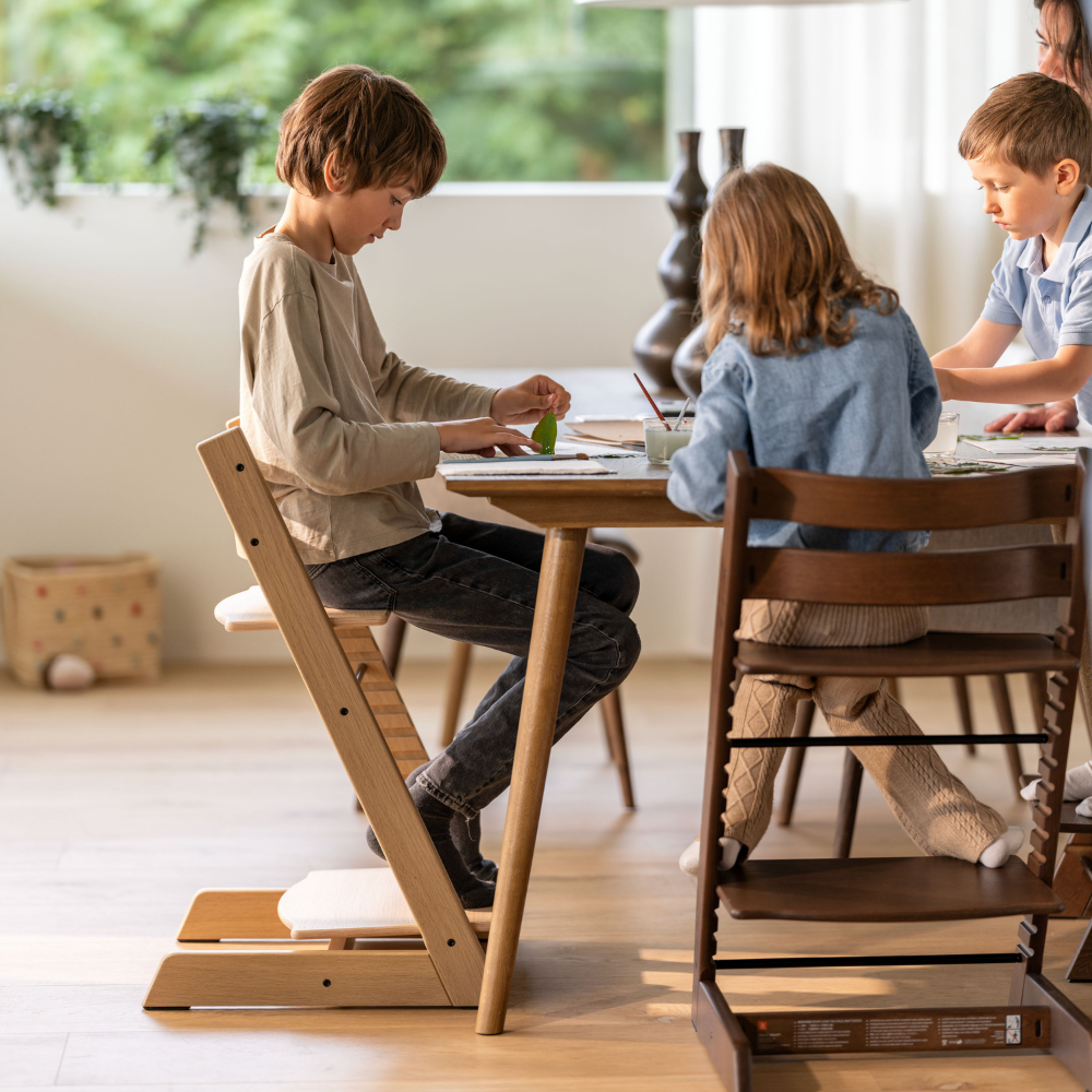SET | Kinderstoel Stokke® Tripp Trapp® Oak Warm Brown met Newbornset & Eetblad + Babyset null_9