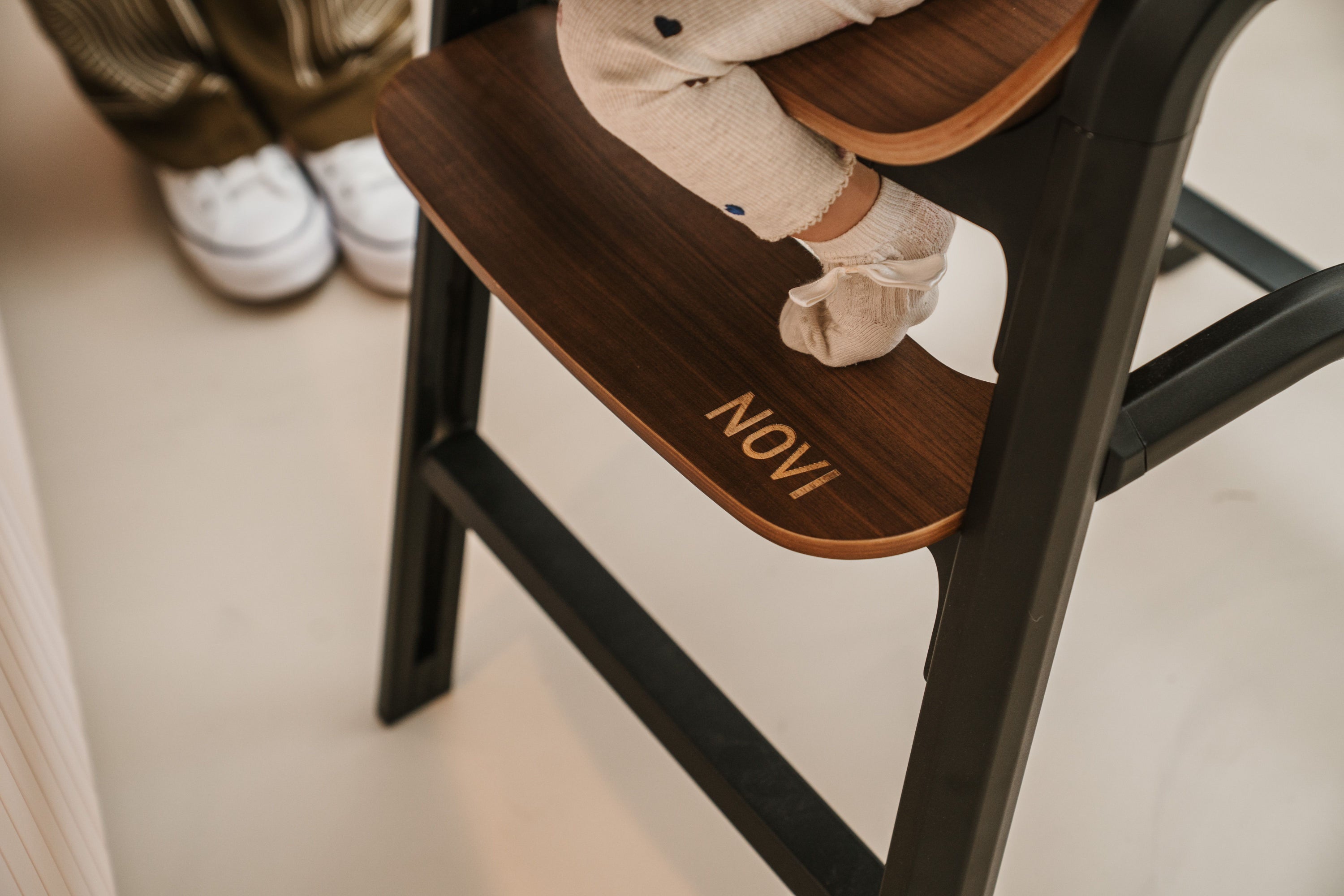 Newbornset Novi Curve Premium Solid Hazel Met Schommelonderstel null_2