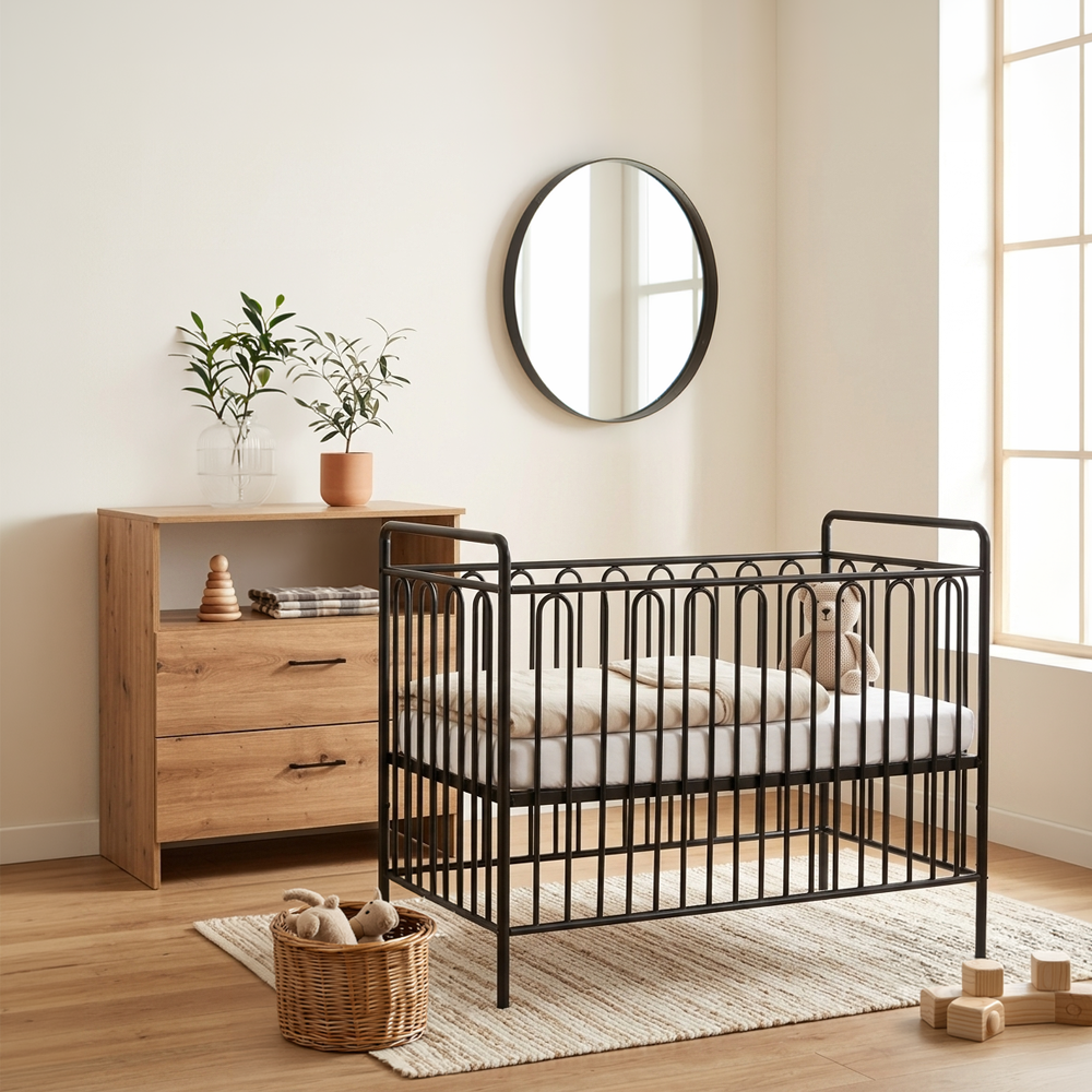 Babykamer Colorfull Home Jolie (Ledikant Royal Black + Commode)