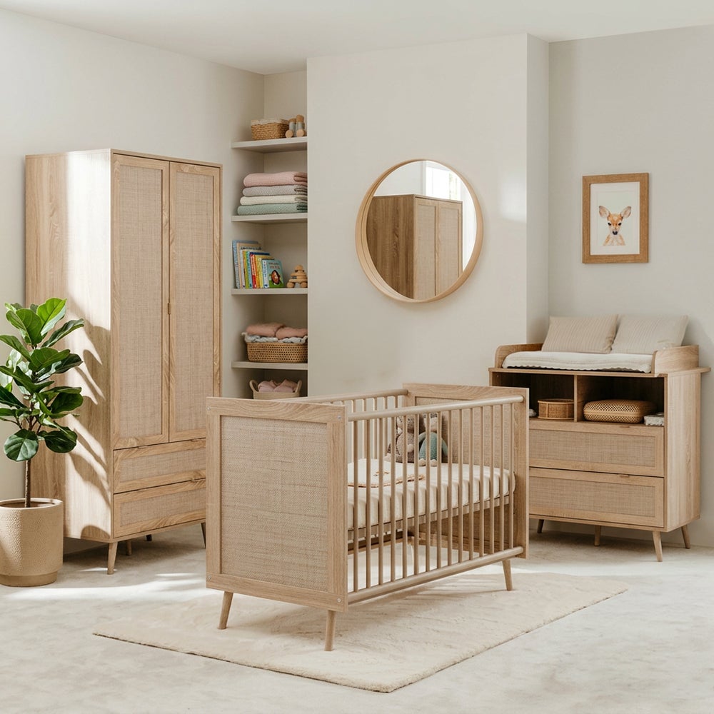 Babykamer Finori Bali Eiken/Riet (Ledikant + Commode incl. Opzet + 2-deurskast)
