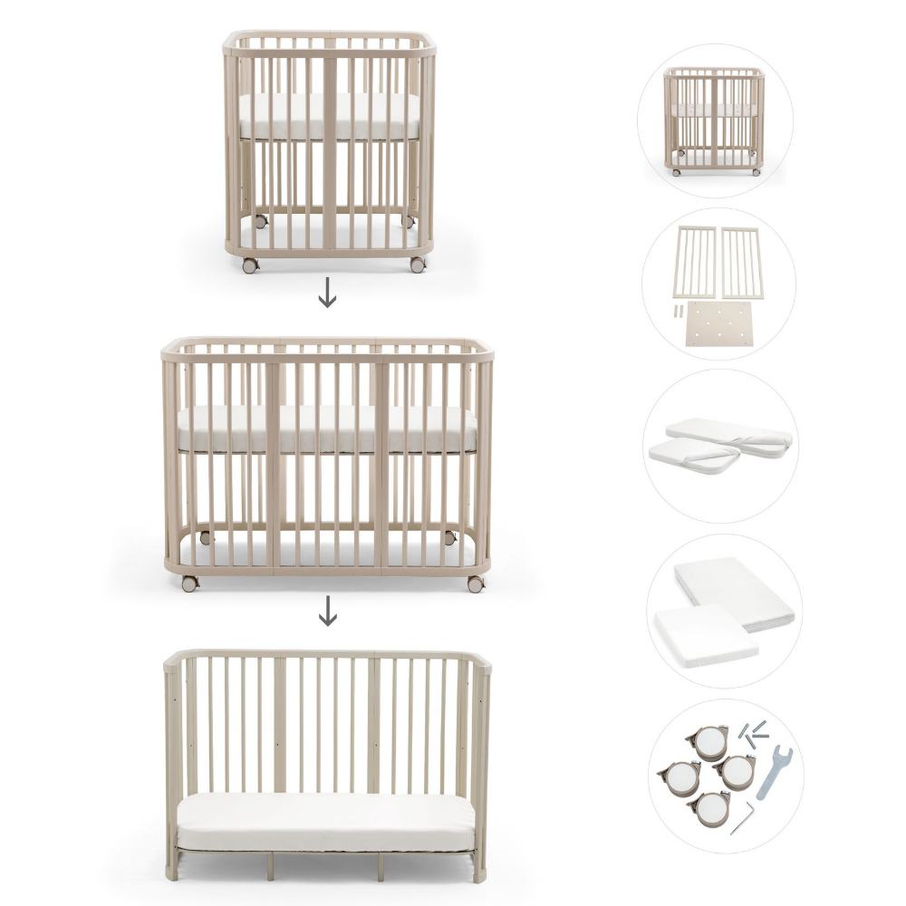 Set | Mini Bed Stokke® Nighti™ Vanilla White Incl. Extension, Matras Mini, & Bed, Wieltjes en Hoeslaken