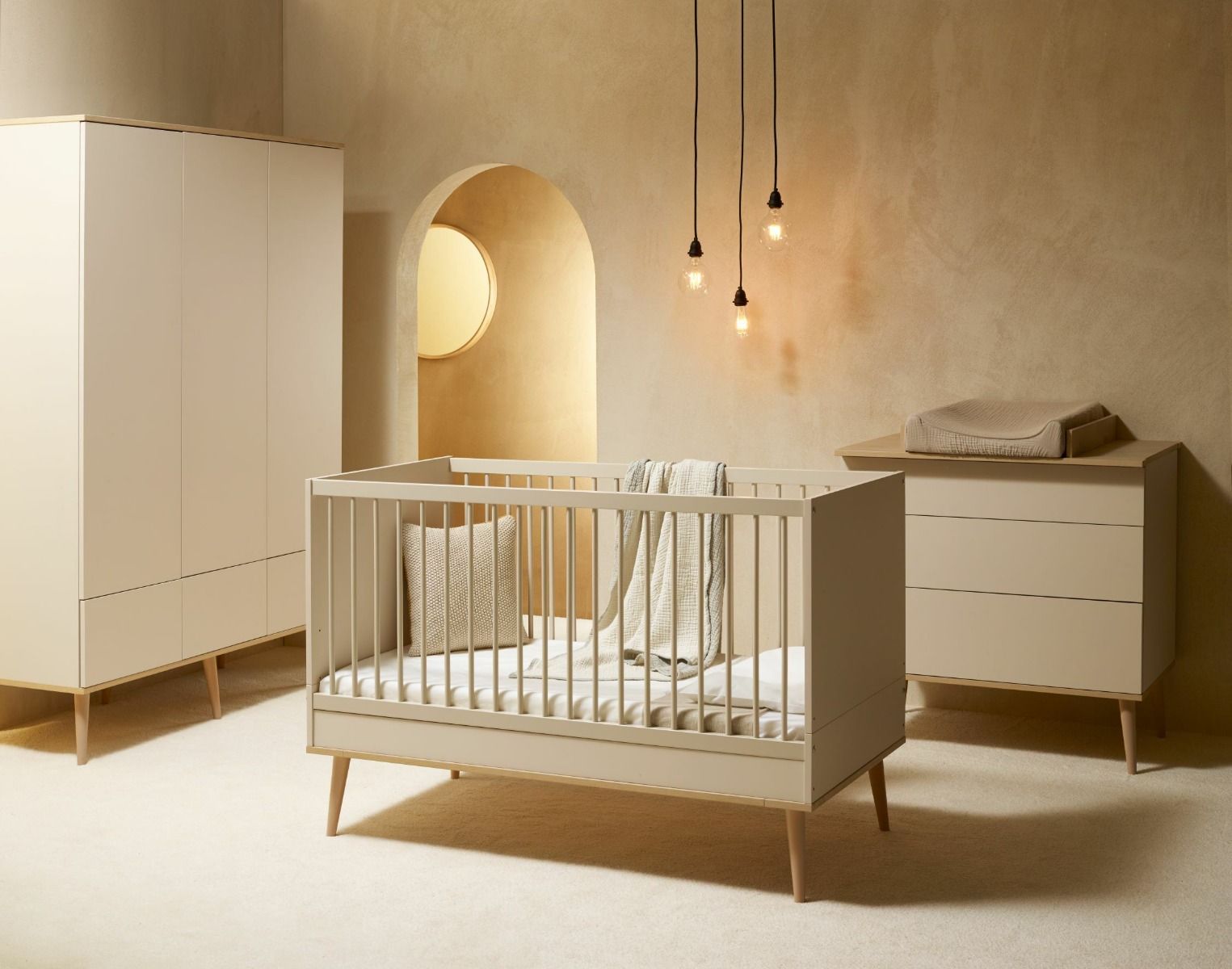 Babykamer Quax Flow Clay/Oak 3-deurskast